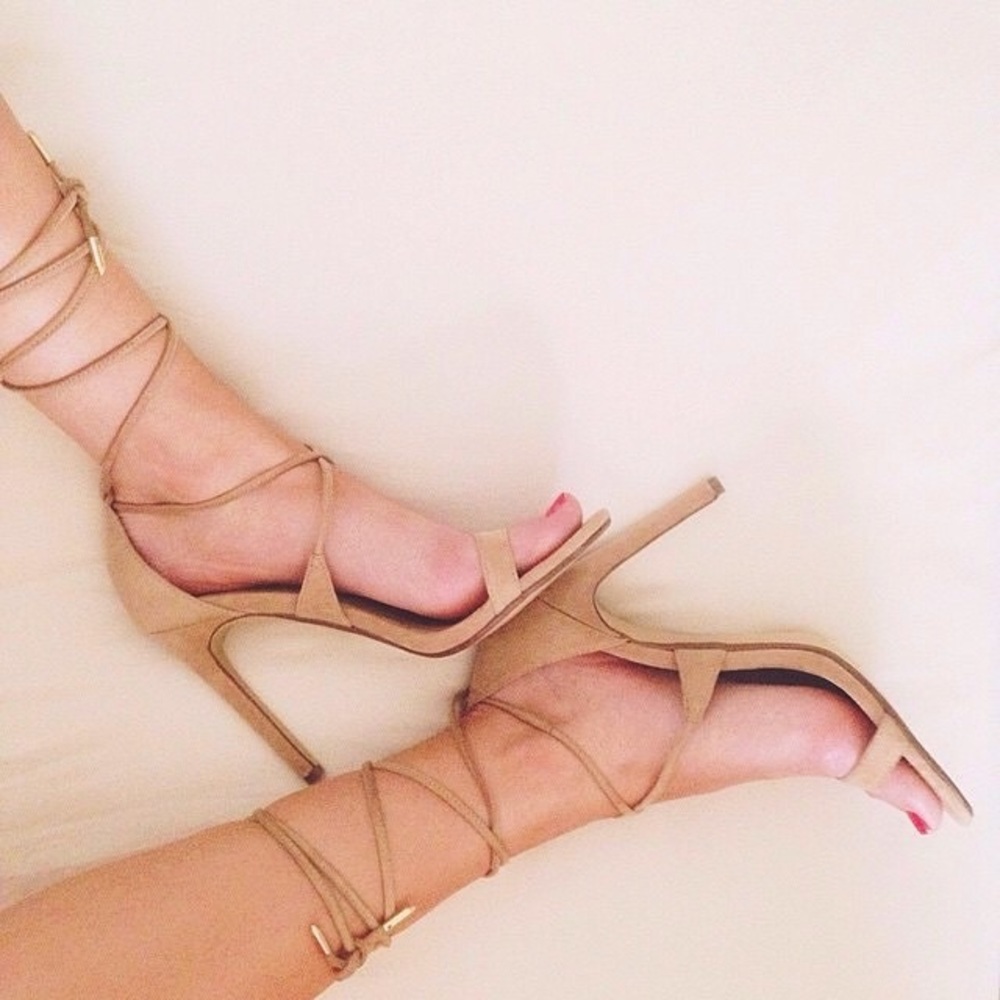 ♡ Steve Madden 'President' Nude Strappy Heels ♡